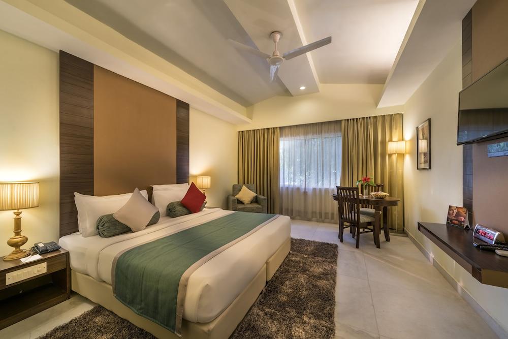 Best Western Resort Country Club Gurgaon Exterior photo