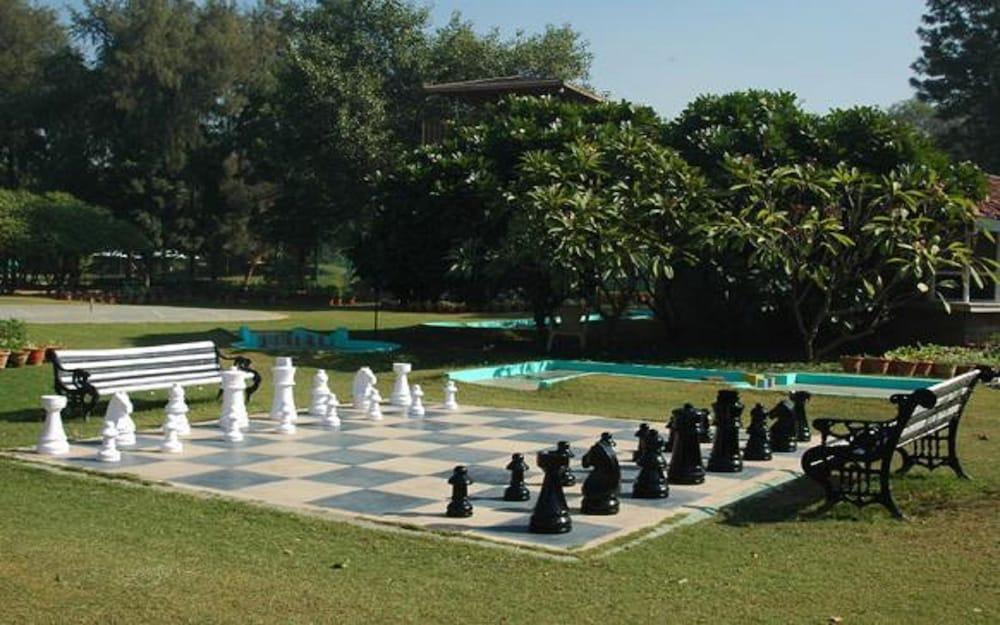 Best Western Resort Country Club Gurgaon Exterior photo