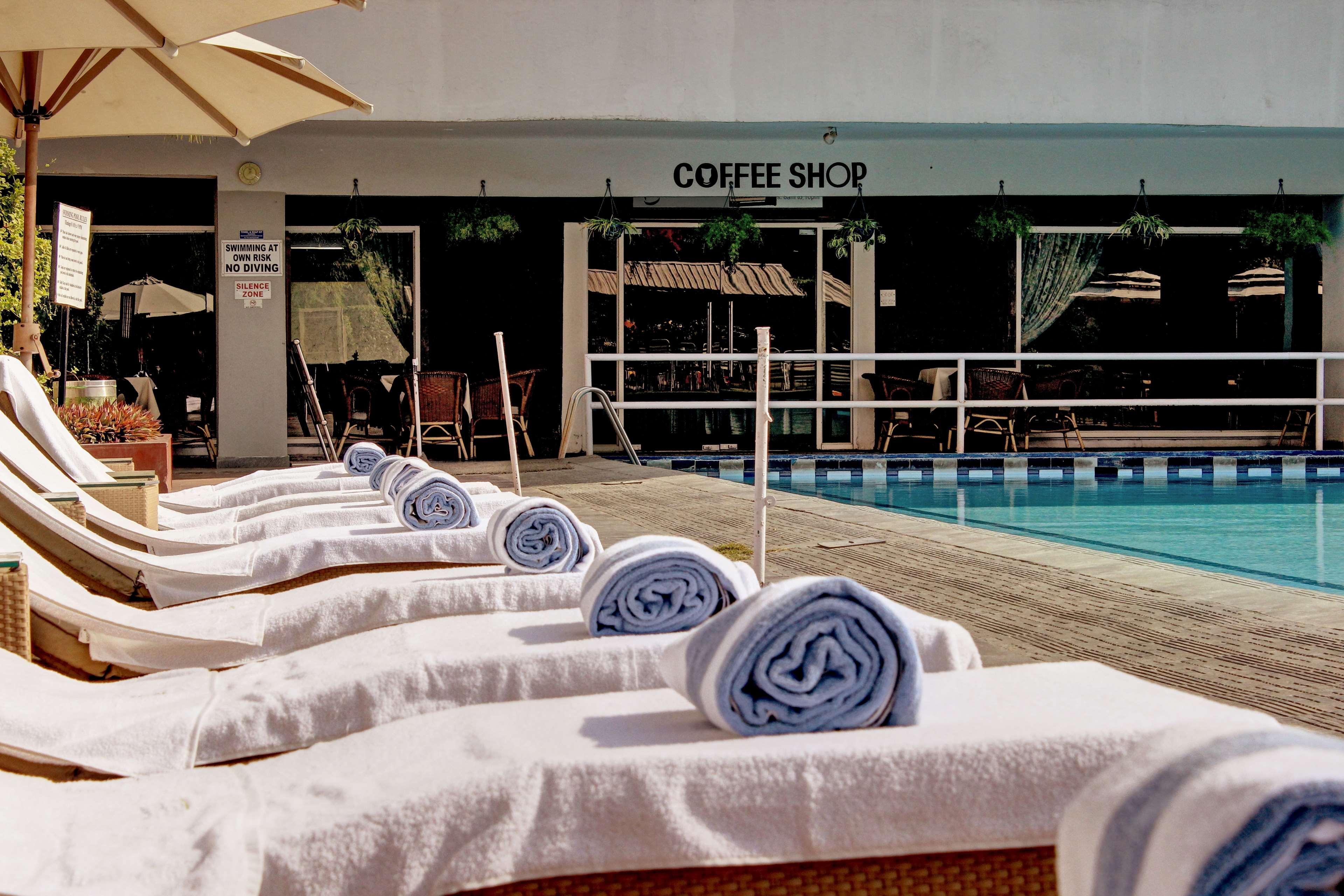 Best Western Resort Country Club Gurgaon Exterior photo