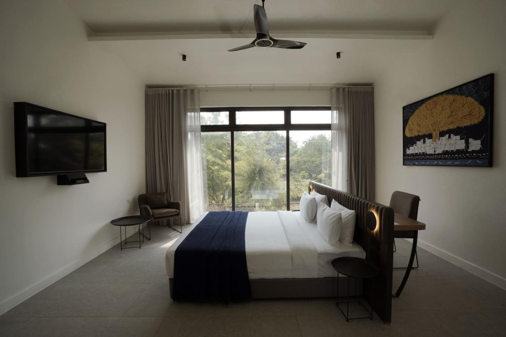 Best Western Resort Country Club Gurgaon Exterior photo