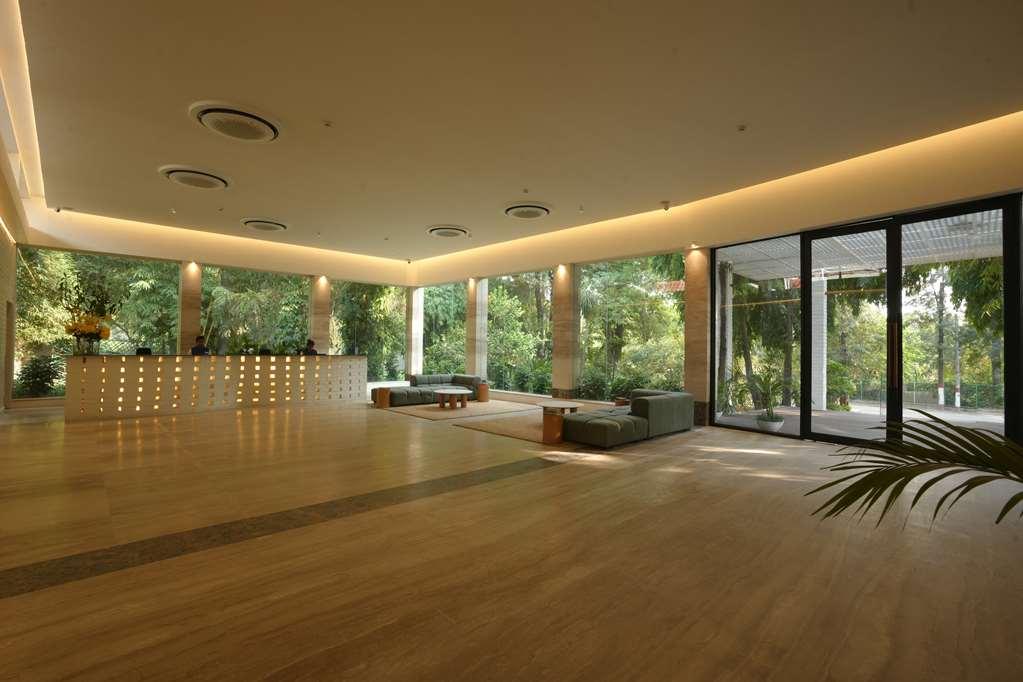 Best Western Resort Country Club Gurgaon Interior photo