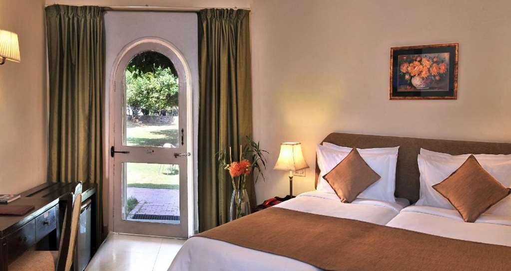 Best Western Resort Country Club Gurgaon Room photo
