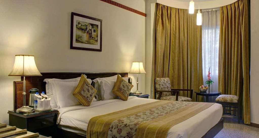 Best Western Resort Country Club Gurgaon Room photo