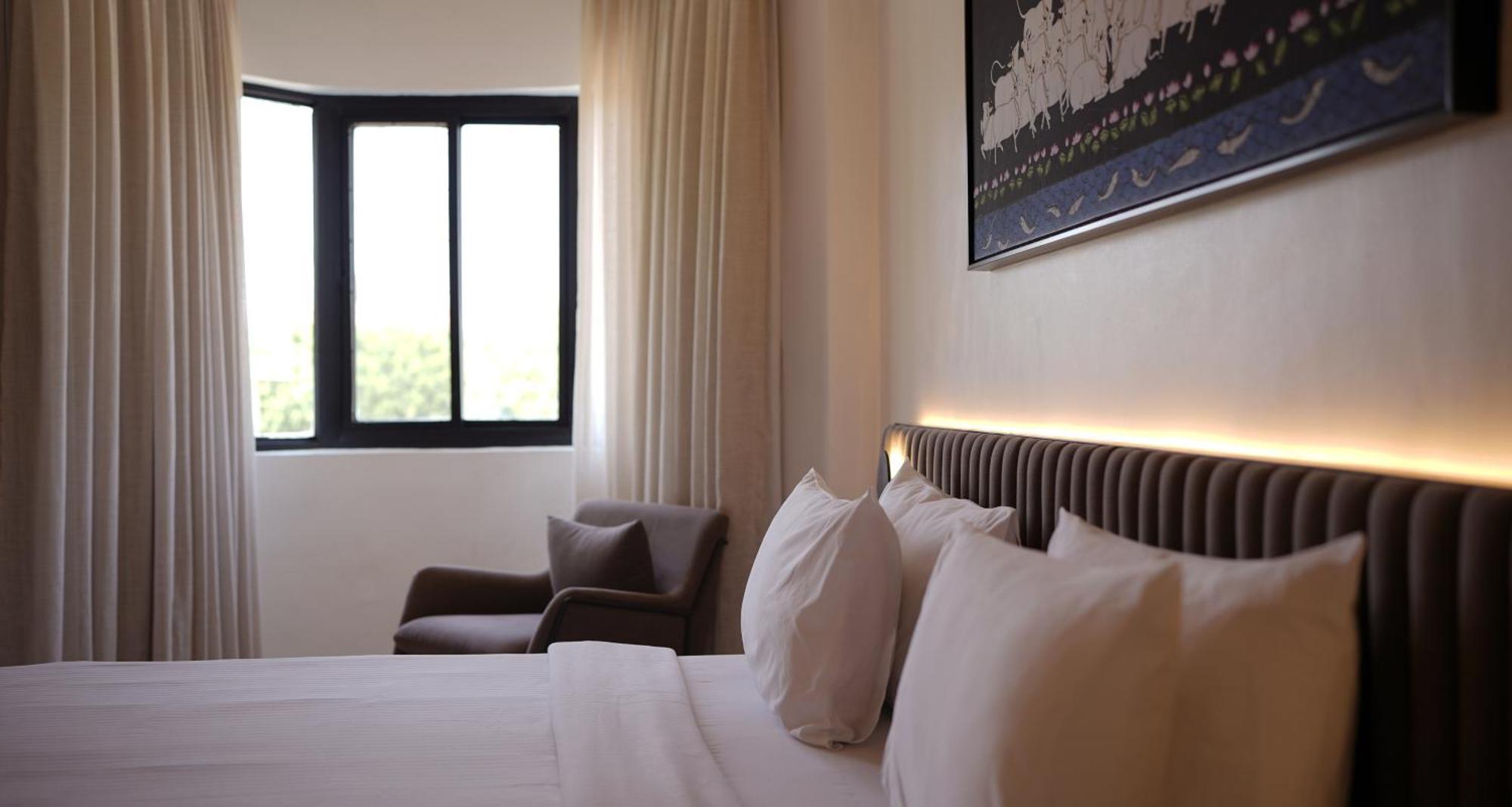 Best Western Resort Country Club Gurgaon Exterior photo
